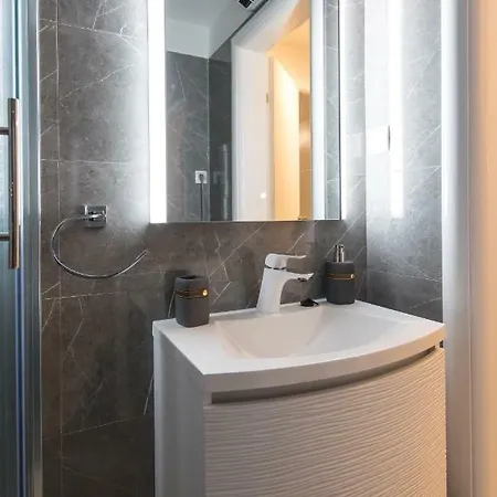 Apartman Luminosa In Souterrain Apartment Split