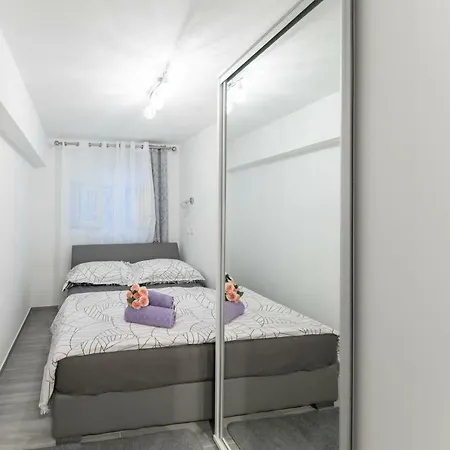 Apartment Apartman Luminosa In Souterrain